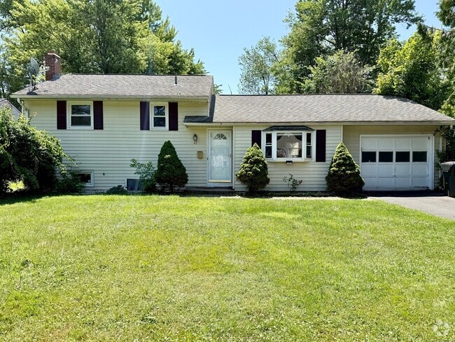 Building Photo - 47 Beechwood Rd Rental