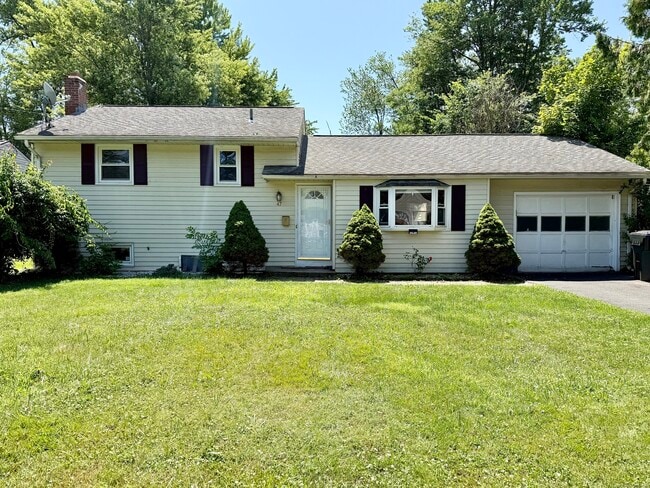 Building Photo - 47 Beechwood Rd Rental