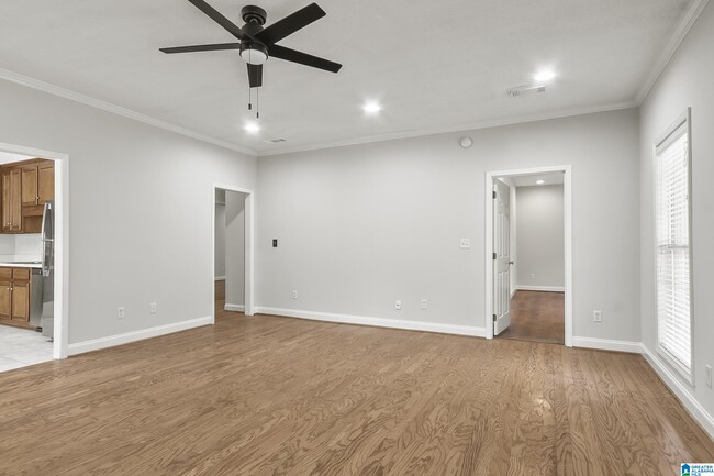 Photo - 1504 26th Ave E