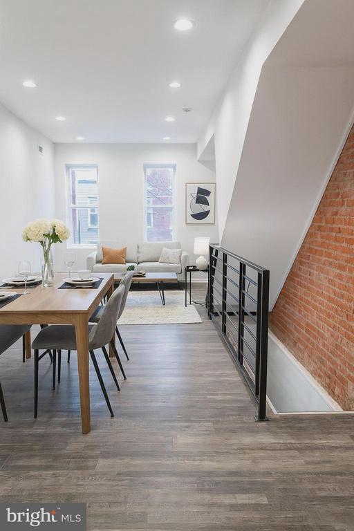 Photo - 1911 N Lawrence St