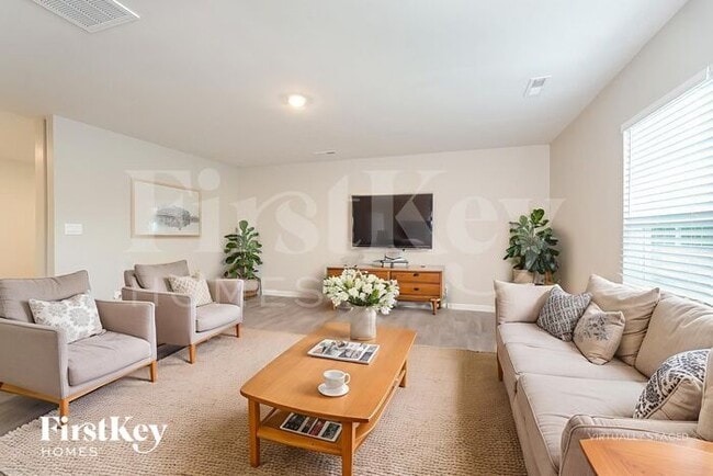 Photo - 133 Expansive Dr