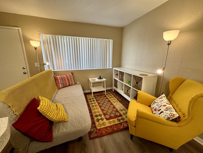 215 Bayview Apartments