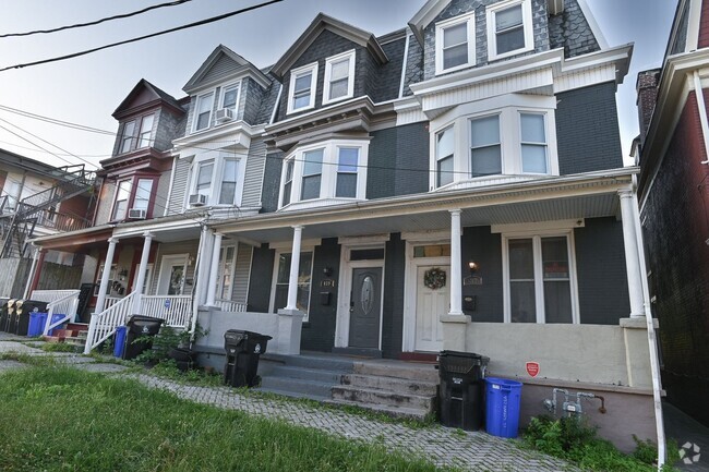 Building Photo - Spacious 3 Bedroom on Harris Rental