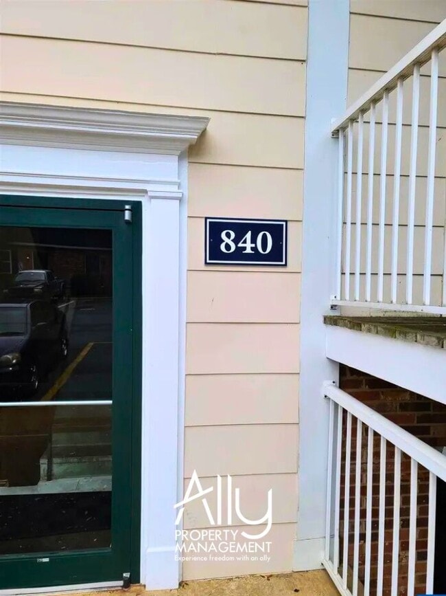 Photo - 840 Runnel Ct