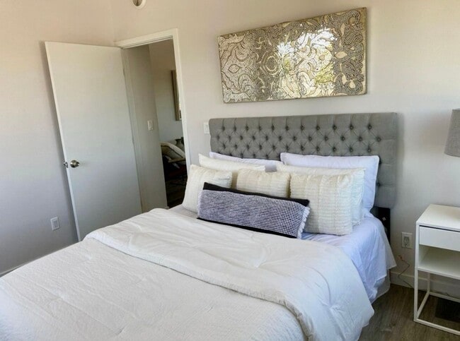 Photo - Move in Promotion for 12 Months! Remodeled... Unit 3