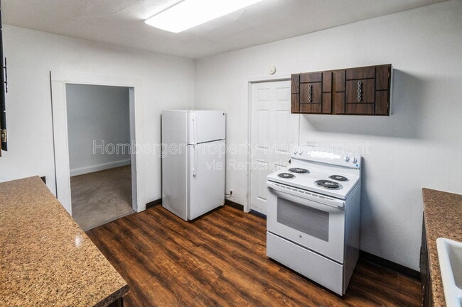 Photo - 2911 E Rowan Ave