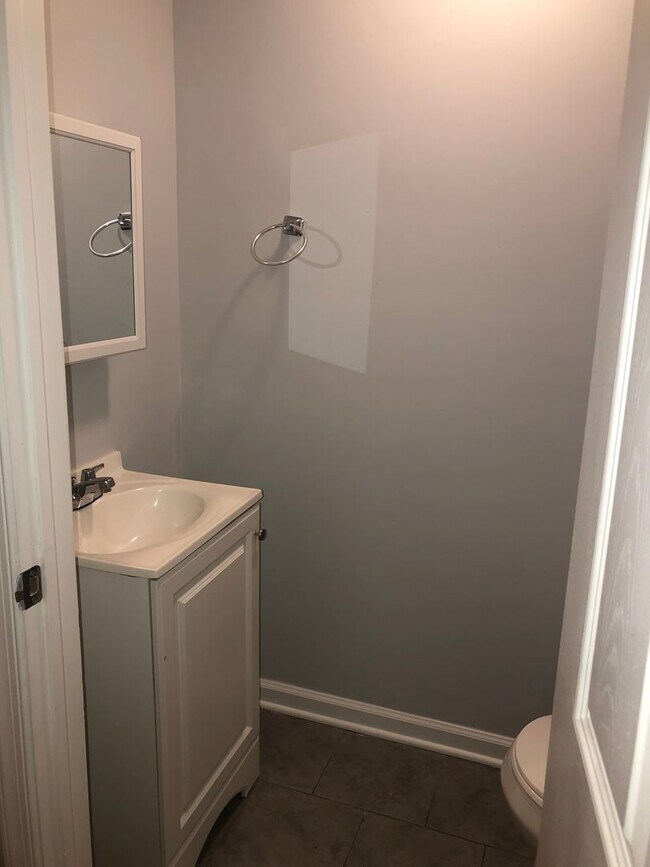 Photo - 3 bedroom 1.5 bathroom voucher holders wanted Baltimore City