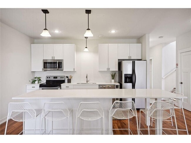 Photo - 1086 11th Ave SE