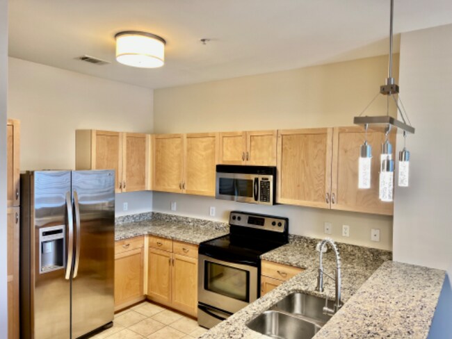 Photo - 870 Mayson Turner Rd NW Unidad 1421