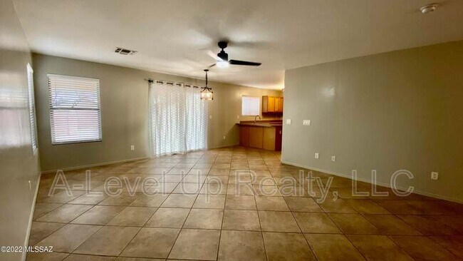 Photo - 721 W Flaming Arrow Dr