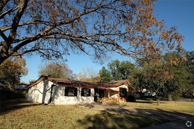Building Photo - 3401 Princeton Dr Rental