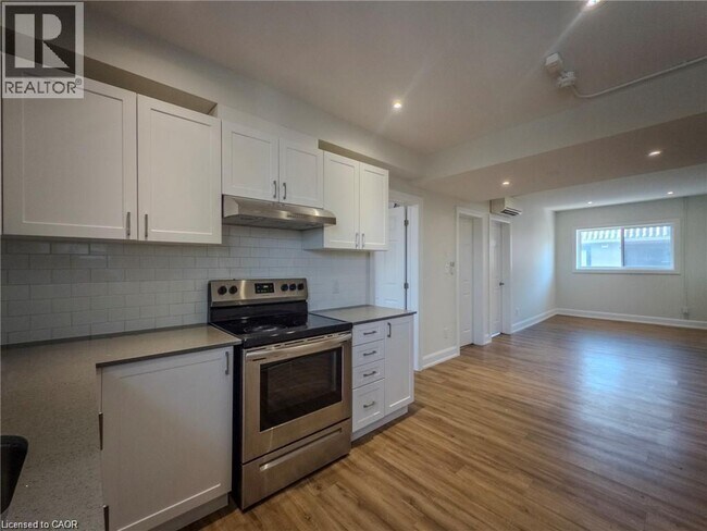Photo - 540 King St E Unit C7