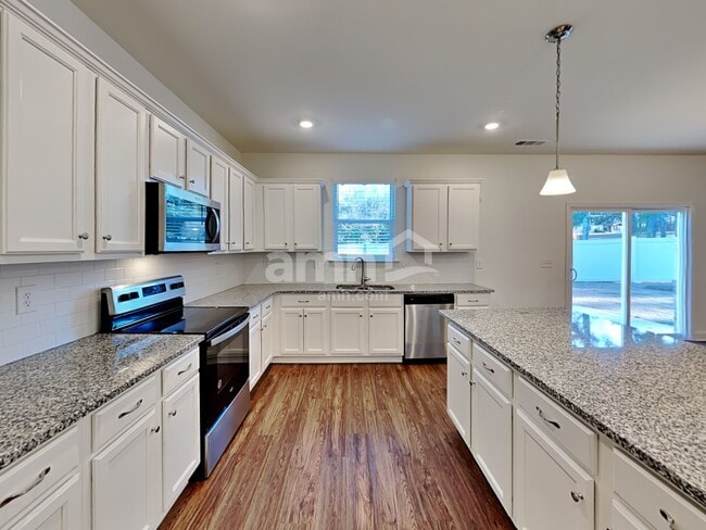 Photo - 2028 The Ln NE