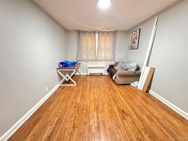 Photo - 85-16 Little Neck Pkwy