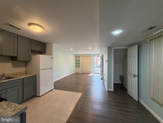 Photo - 606 Hazell Ln