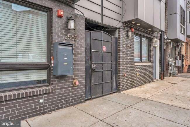 Photo - 2562 Frankford Ave Unit 2
