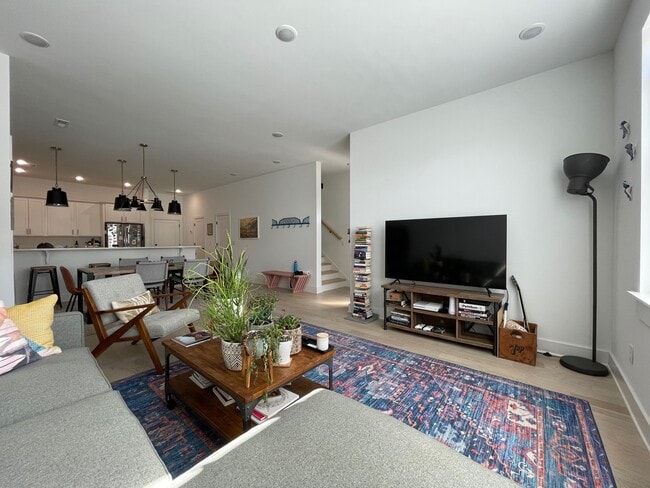 Photo - 1348 Slayton St