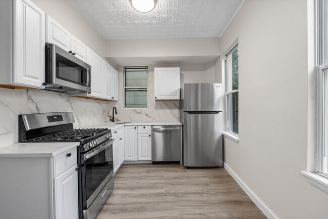 Photo - 292 Claremont Ave