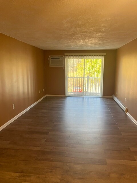 Building Photo - Unit 37