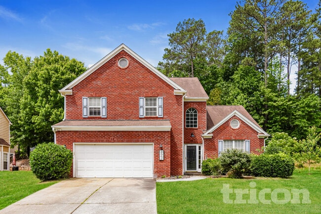 Building Photo - 323 Ivy Manor Dr NW
