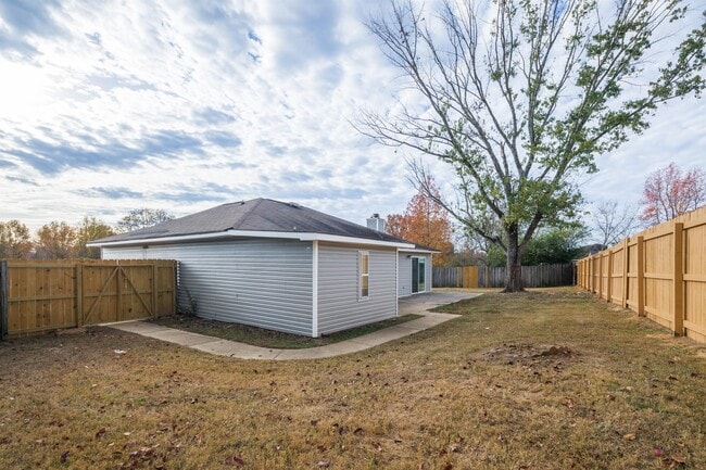 Photo - 117 Willow Bluff Dr