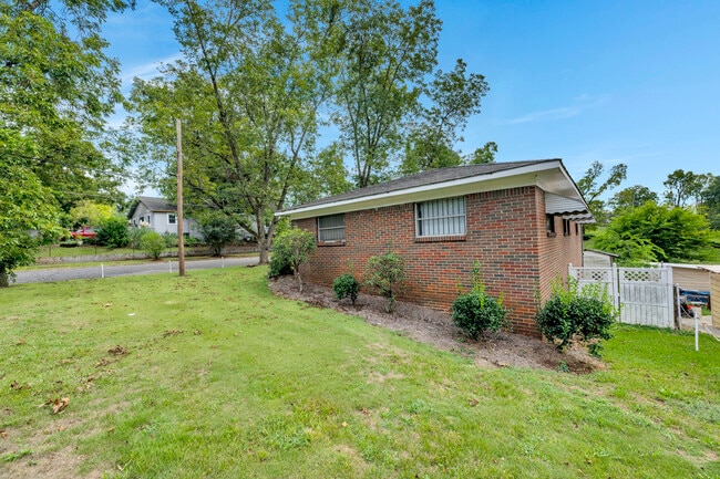 Photo - 2221 Avenue W26th St