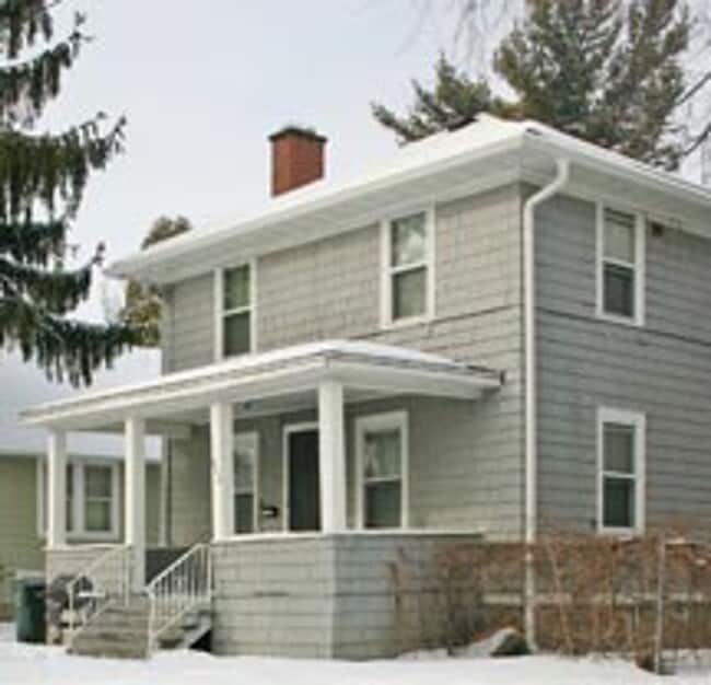 Building Photo - Spacious 4-Bedroom House on Drake Street w...