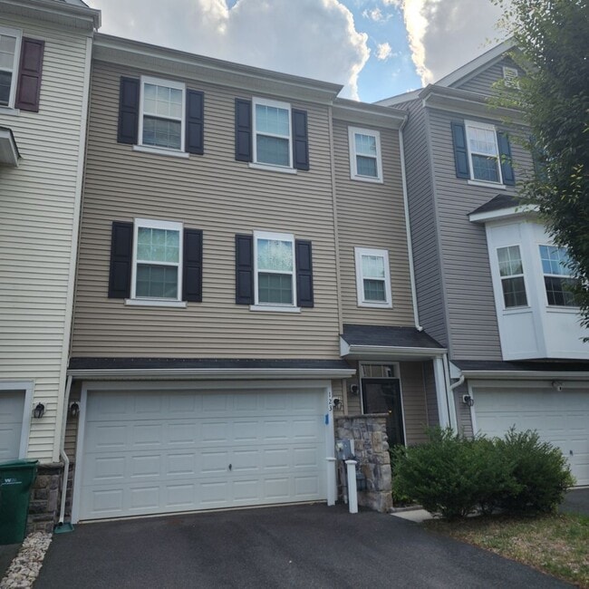 Building Photo - COMING SOON - RIVERCREST Rental