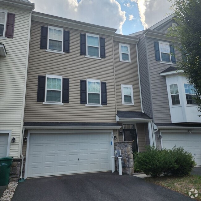 Building Photo - COMING SOON - RIVERCREST Rental