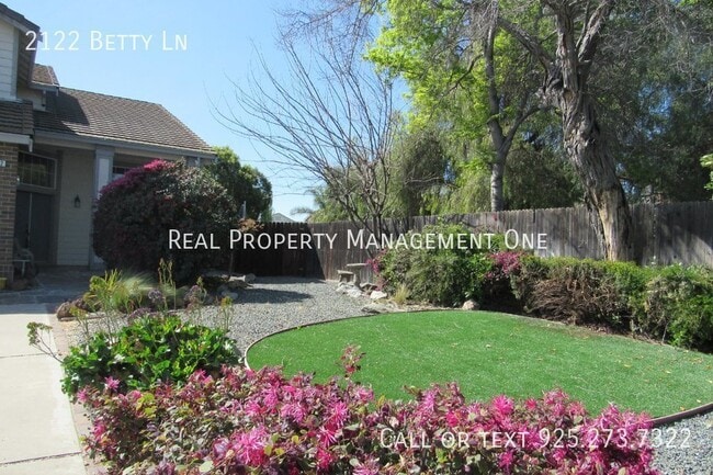 Photo - 2122 Betty Ln