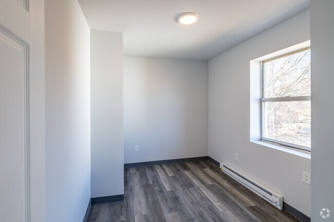 3BR, 1BA - 700SF - Second Bedroom