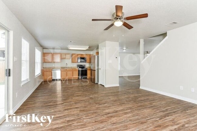 Photo - 11335 Saratoga Coach