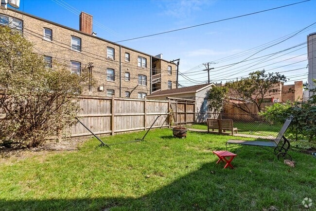Building Photo - 4821 N Washtenaw Ave Unit 3 Rental