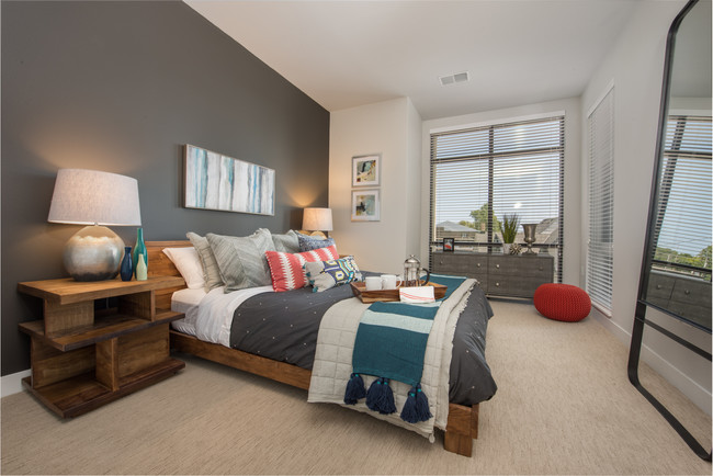 State Street Station Master Bedroom With Floor To Ceiling Windows - State Street Station Rental