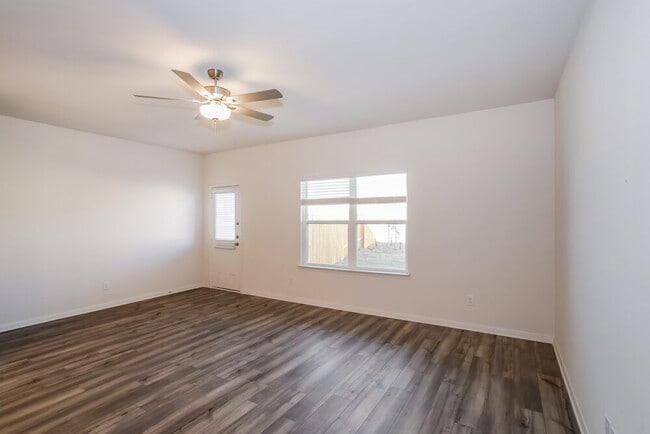 Photo - 220 Marsh Ln