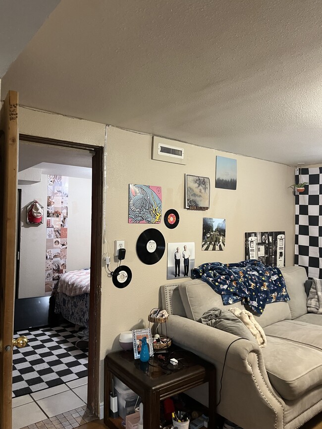 Photo - 435 S 100 E