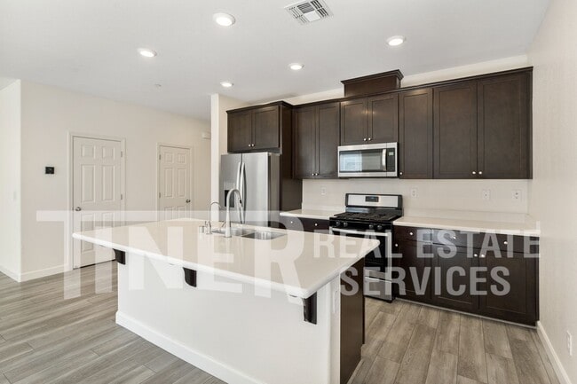 Photo - 8409 Stara St