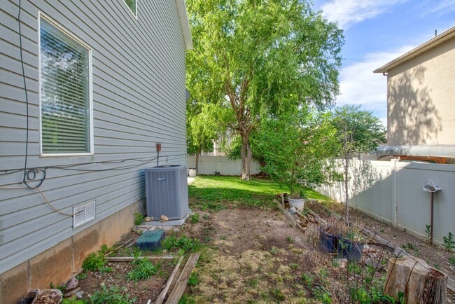 Photo - 1153 W 400 S