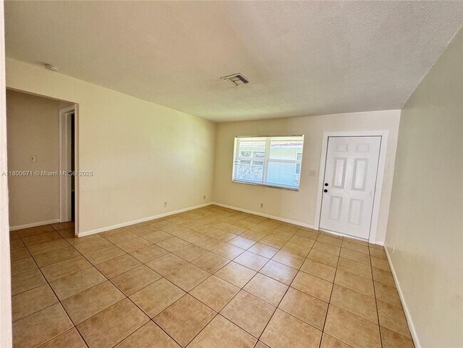 Photo - 606 SW 5th Ave