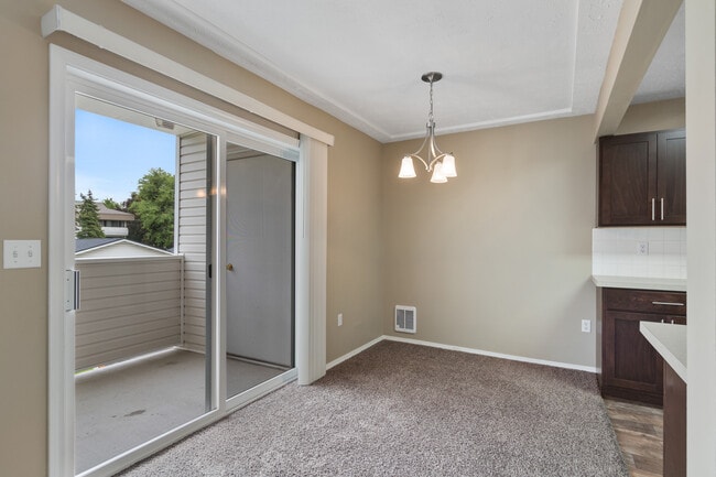 Updated Dining - Castlegate Apartments
