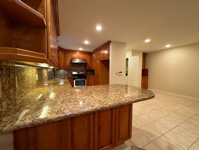 Photo - 1937 Pelham Ave Unidad 2