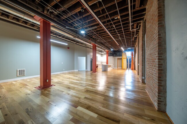 Photo - 635 W Lakeside Ave Unidad 100 A-1