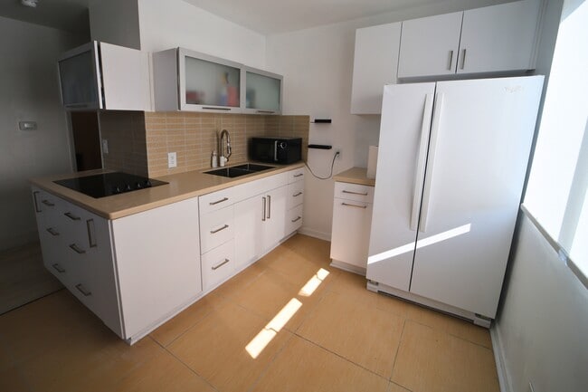 Photo - 454 Woodland Dr W