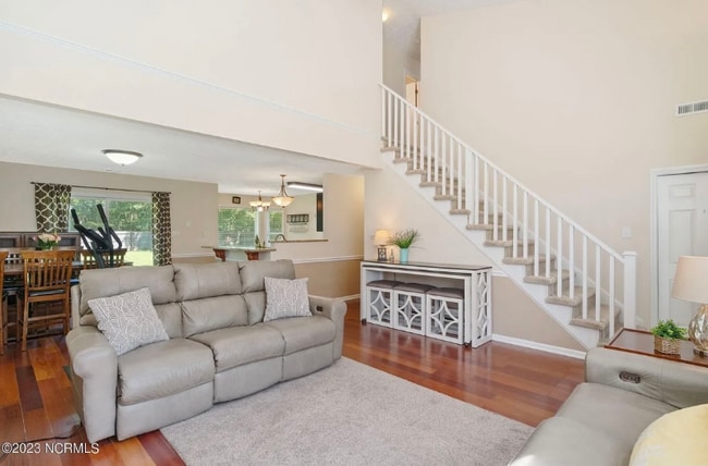 Photo - 106 7 Seas Dr