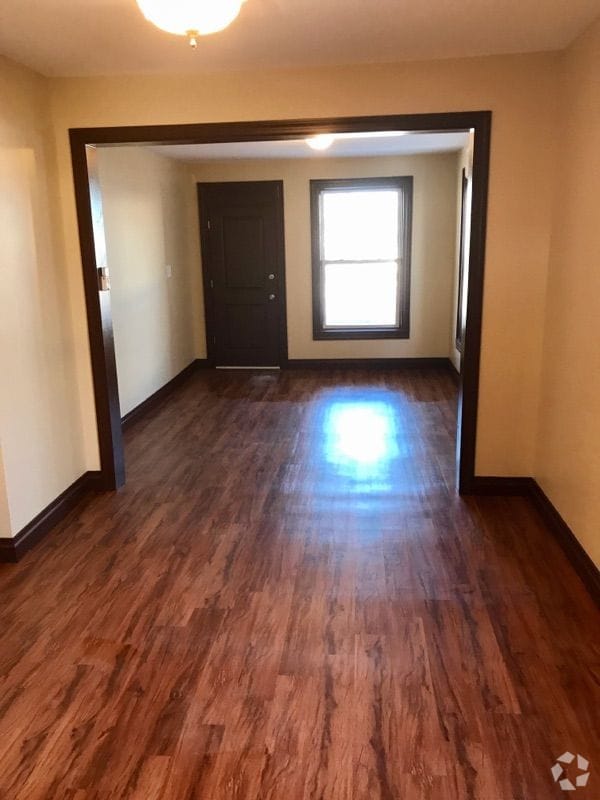 Building Photo - 413.5 York St Rental