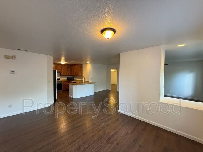 Photo - 1633 Porter Way