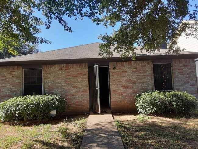 An unbeatable location that offers both convenience and luxury. - An unbeatable location that offers both convenience and luxury.