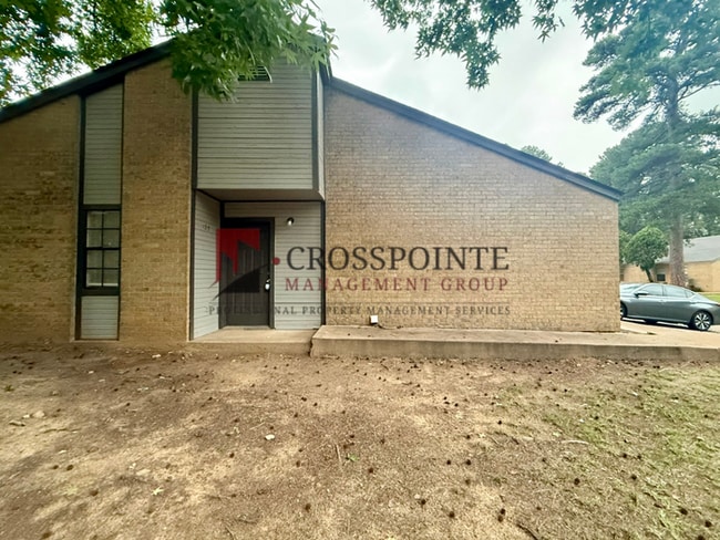 Building Photo - Available! 2 Bedroom 1 Bath Duplex in Longview!