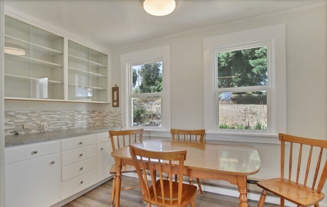 Photo - 1106 E 50th St