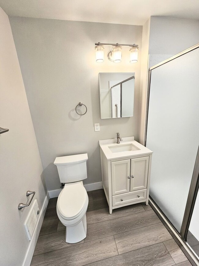 Photo - **Nearly new 1-Bedroom Midtown Apartment f... Unit 101